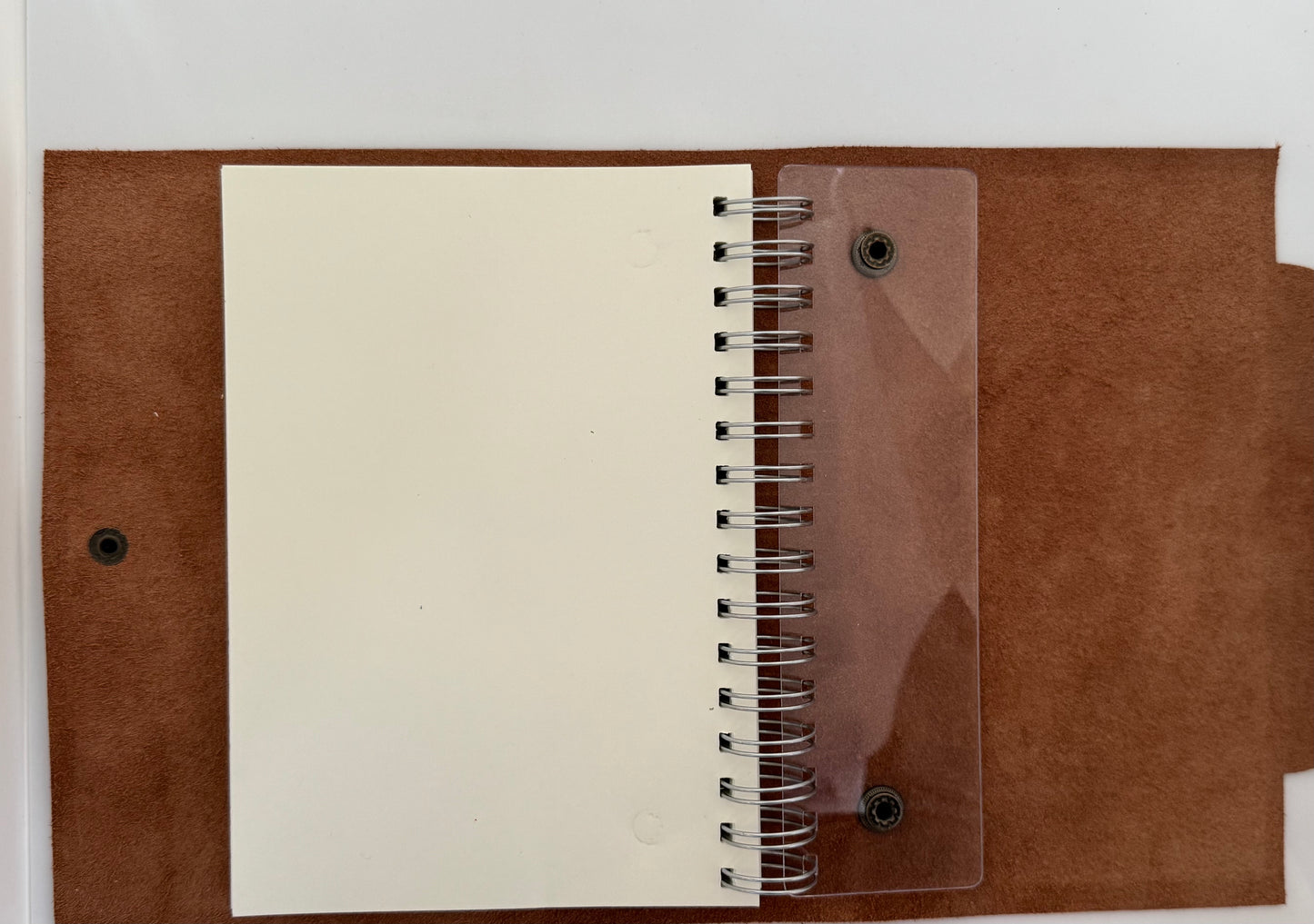 Cuaderno de cuero recargable